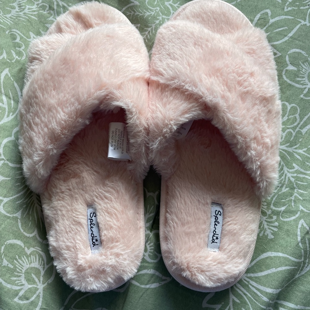 Splendid Faux Fur Slippers Size S/M NWT
